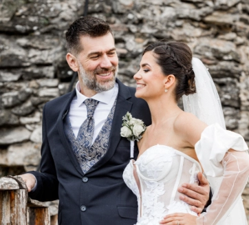 Manželský pár Zuzka a Lukáš na hrade Divín pri Lúčenci.